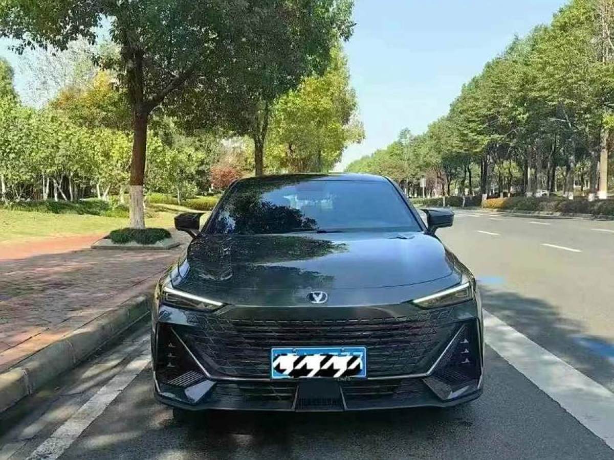 長(zhǎng)安 長(zhǎng)安UNI-V  2022款 1.5T 尊貴型圖片