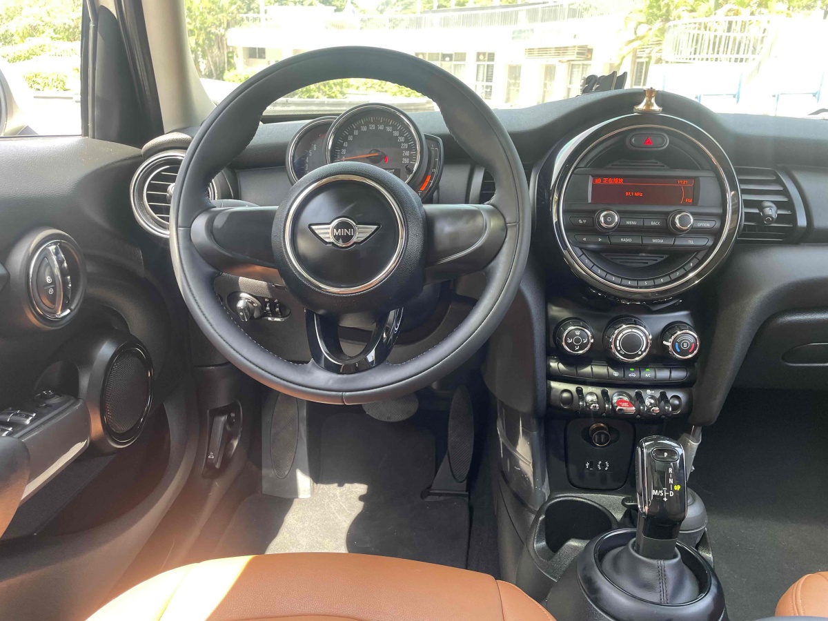 2019年6月MINI MINI  2018款 1.5T ONE 五門版