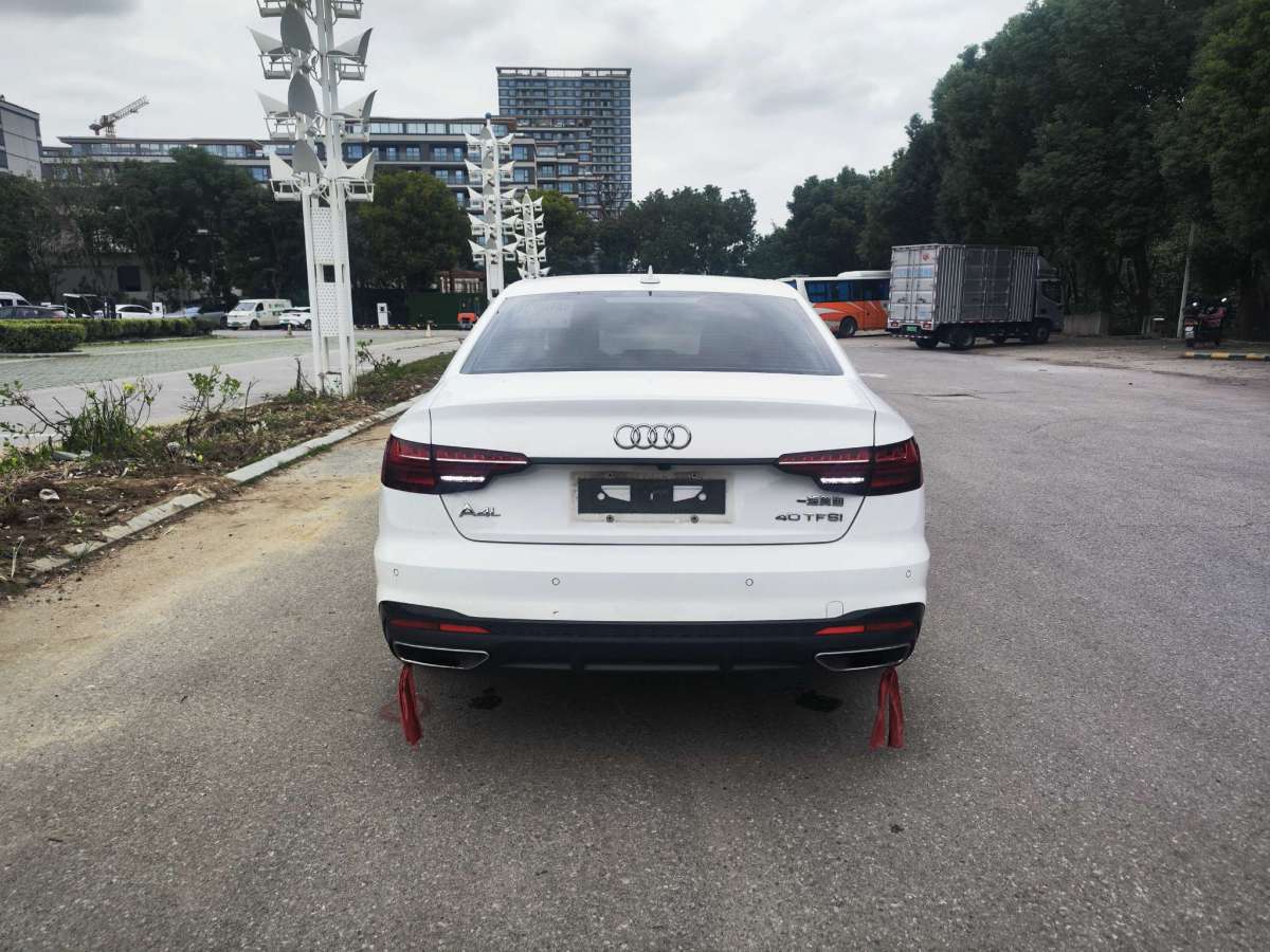 奧迪 奧迪A4L  2022款 40 TFSI 豪華動(dòng)感型圖片