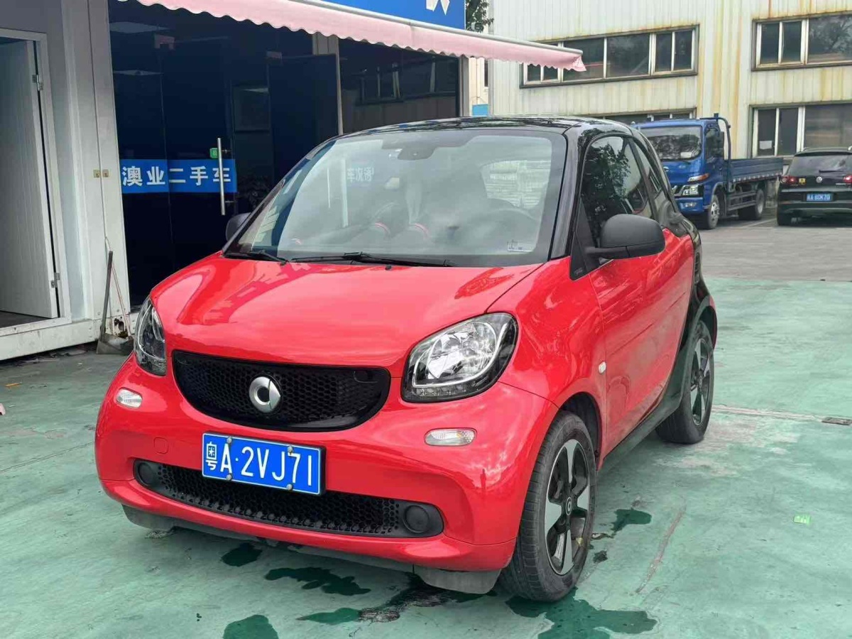 2018年7月smart fortwo  2015款 1.0L 52千瓦硬頂激情版