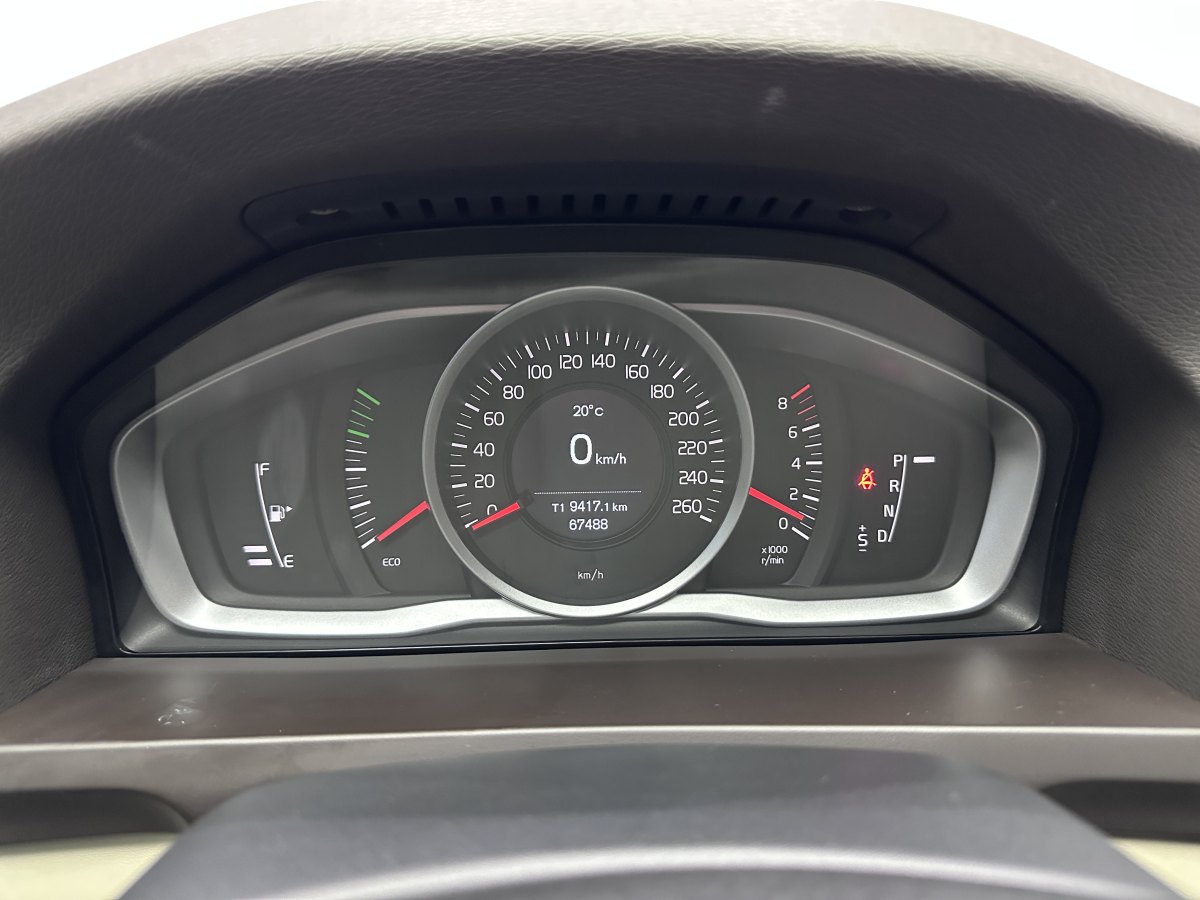 2014年7月沃爾沃 S60  2014款 S60L 2.0T 智遠(yuǎn)版