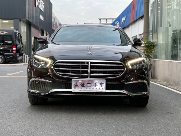 奔驰 奔驰E级  2022款 E 300 L 豪华型