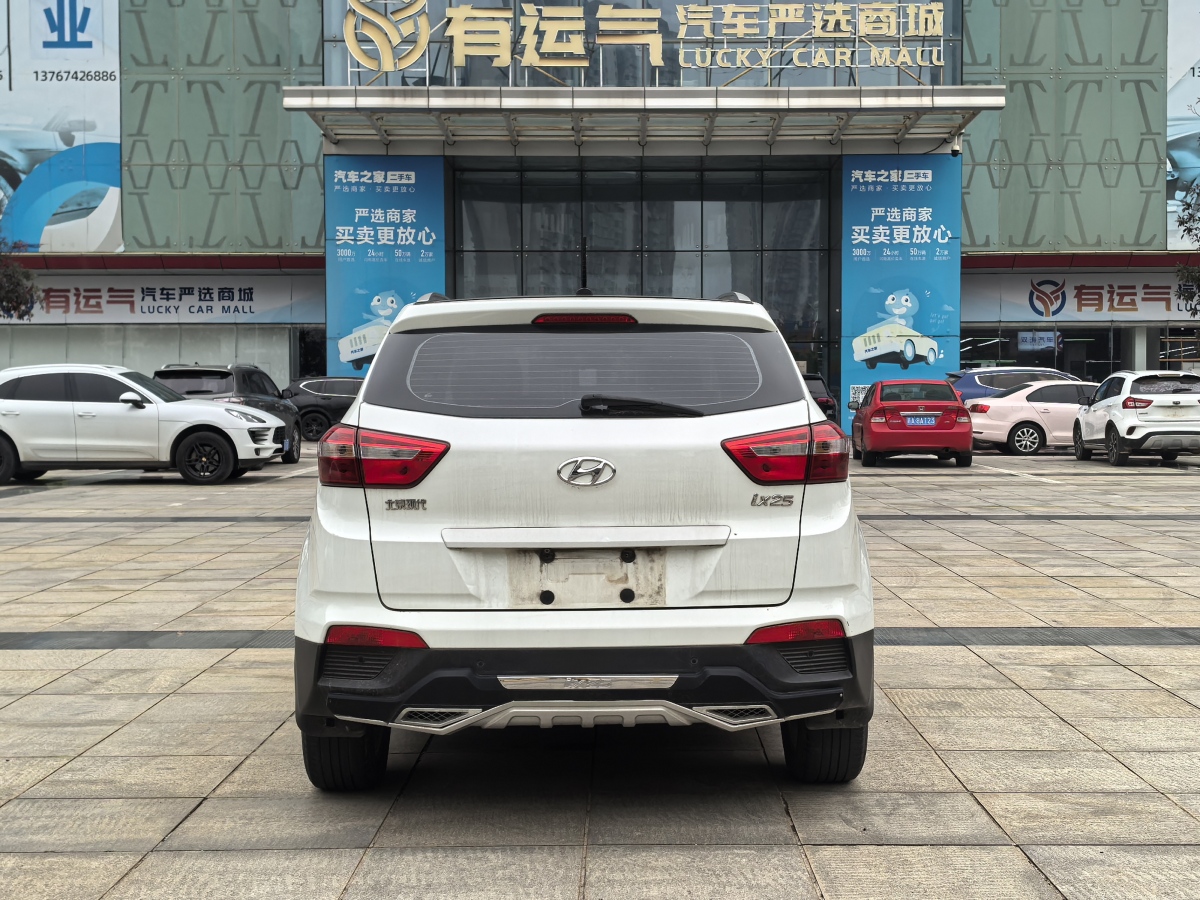 現(xiàn)代 ix25  2015款 1.6L 自動(dòng)兩驅(qū)智能型GLS圖片