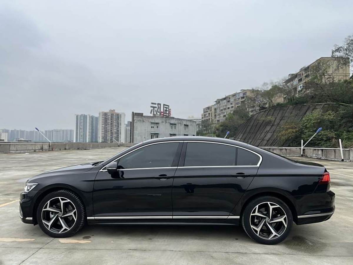 大眾 邁騰  2023款 200萬輛紀念版 330TSI DSG領(lǐng)先型圖片