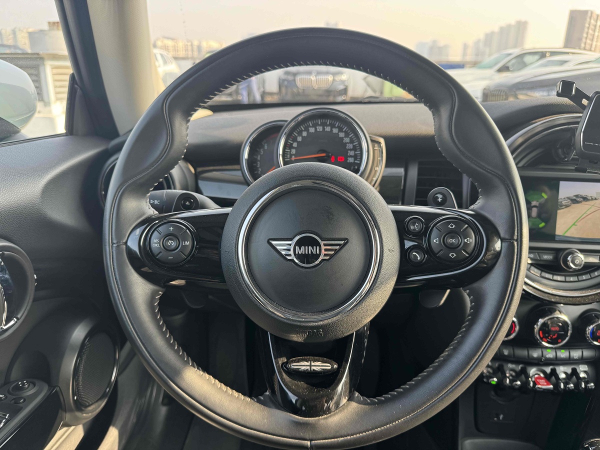 MINI MINI  2020款 2.0T COOPER S 藝術(shù)家圖片