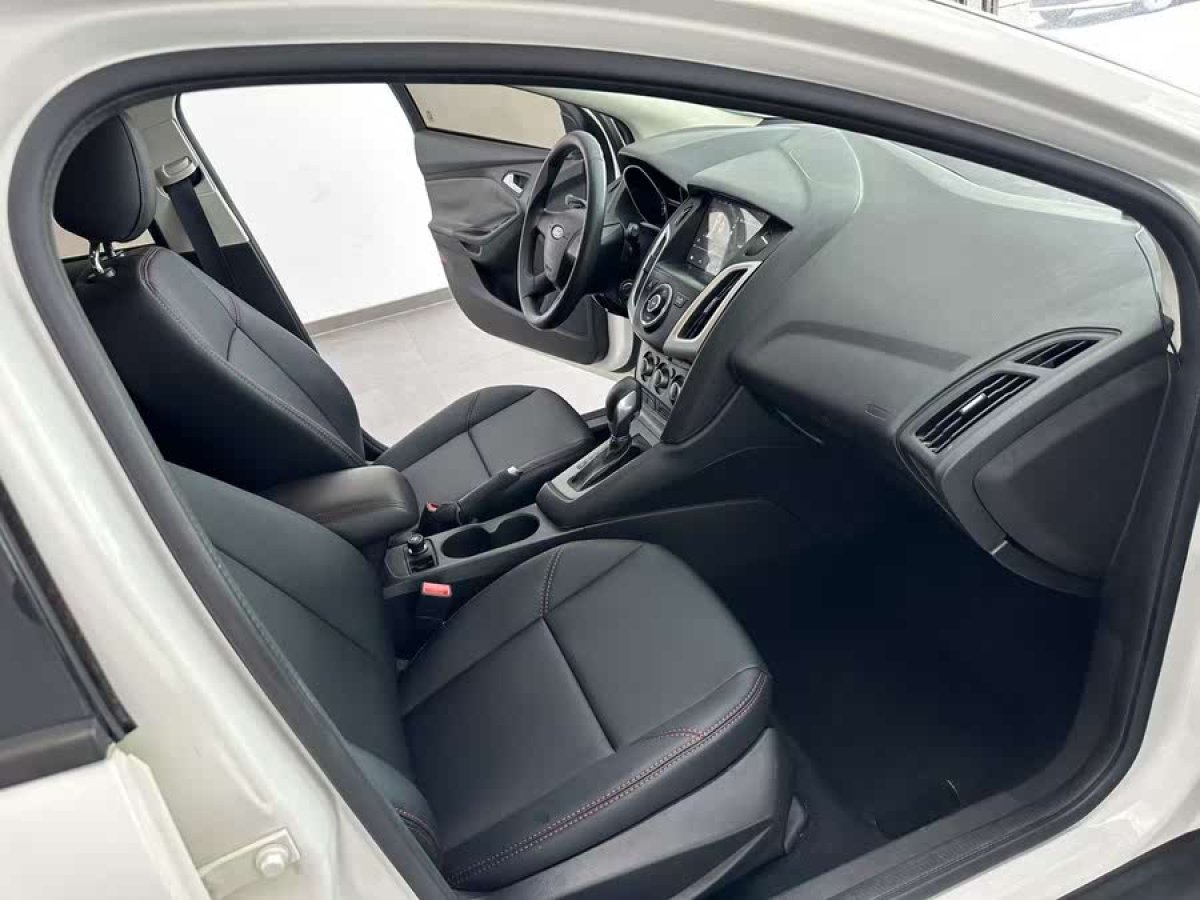 福特 ?？怂? 2012款 兩廂 1.6L 自動(dòng)舒適型圖片