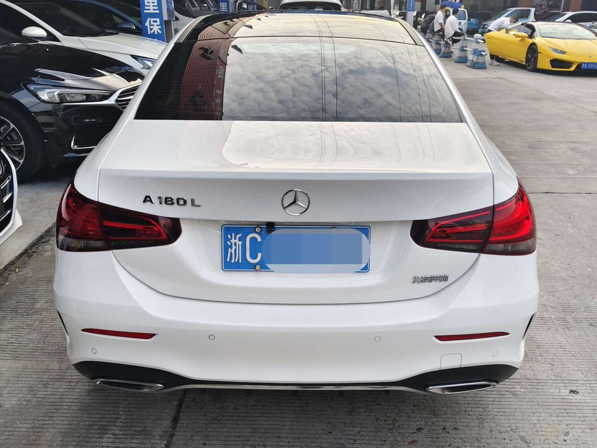 奔馳 奔馳A級(jí)  2019款 A 180 L 運(yùn)動(dòng)轎車(chē)圖片