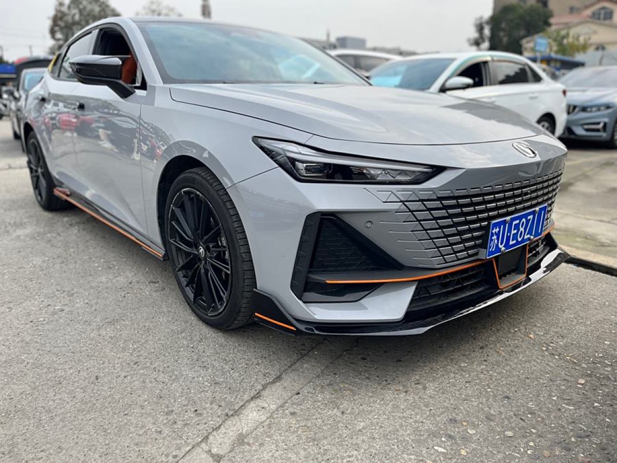 長(zhǎng)安 長(zhǎng)安UNI-V  2023款 1.5T 運(yùn)動(dòng)版圖片