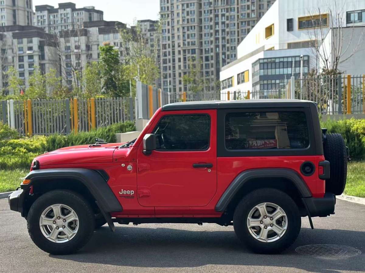 2019年11月Jeep 牧馬人  2019款 2.0T Sahara 兩門版 國VI