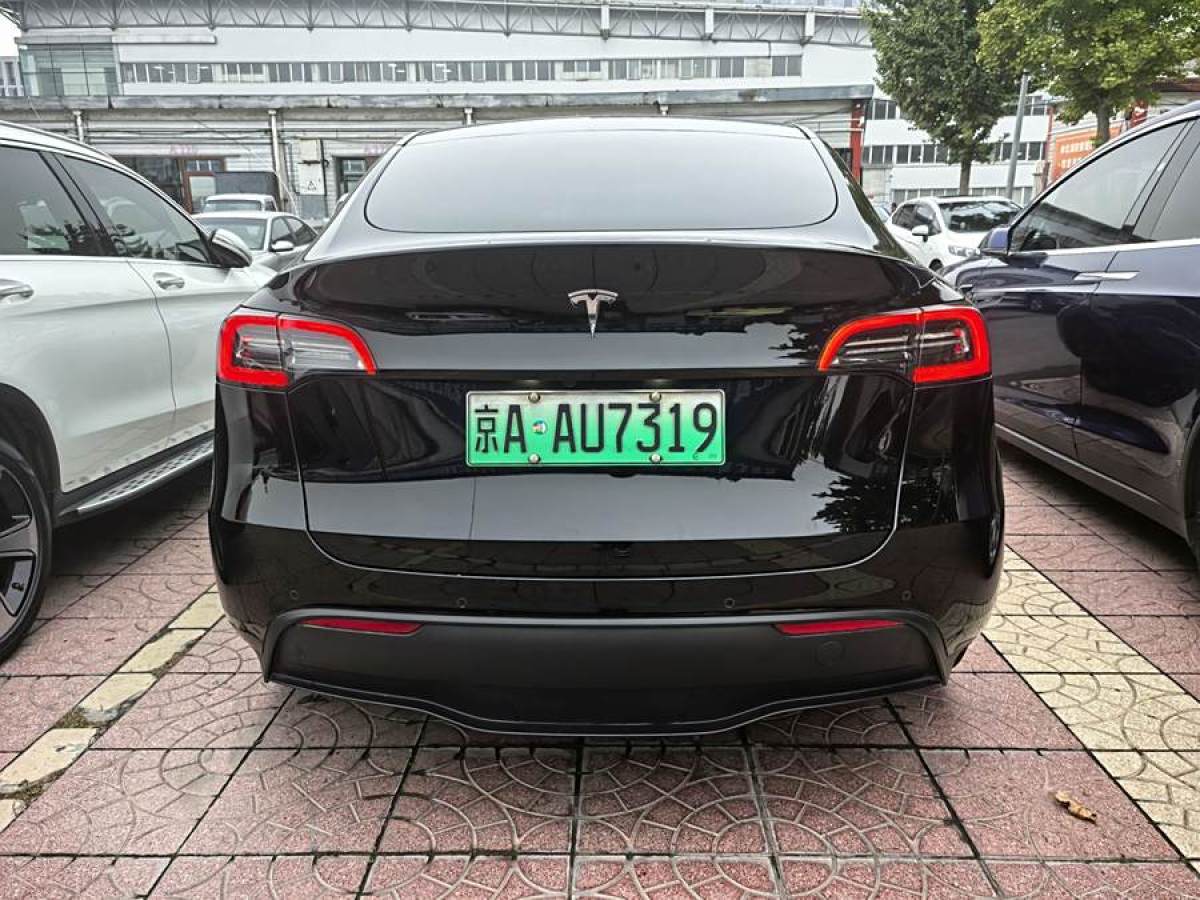 特斯拉 Model Y  2021款 改款 標(biāo)準(zhǔn)續(xù)航后驅(qū)升級(jí)版圖片