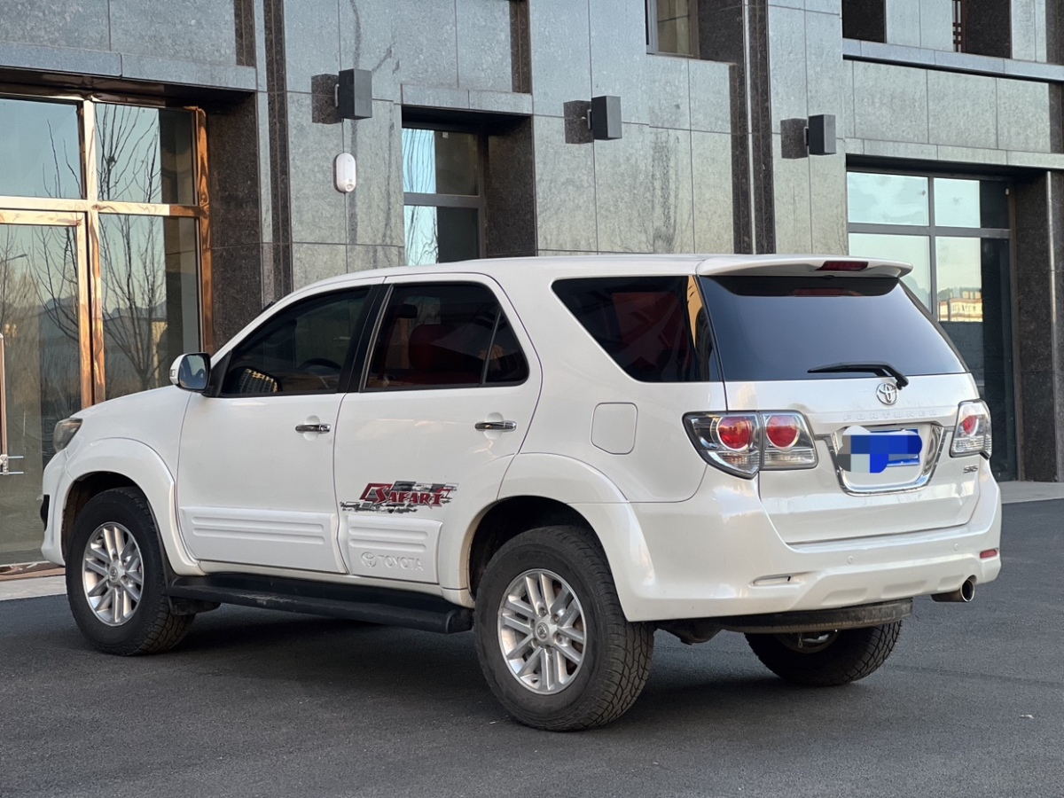 豐田 Fortuner  2015款 2.7L 標(biāo)準(zhǔn)版圖片