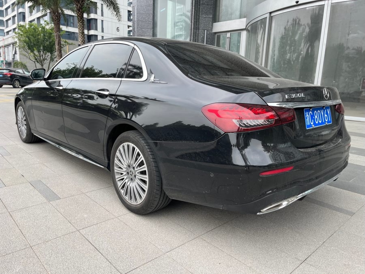 奔馳 奔馳E級  2020款 改款 E 300 L 運動時尚型圖片