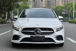 奔馳A級(jí) 奔馳 改款三 A 200 L 運(yùn)動(dòng)轎車(chē)時(shí)尚型