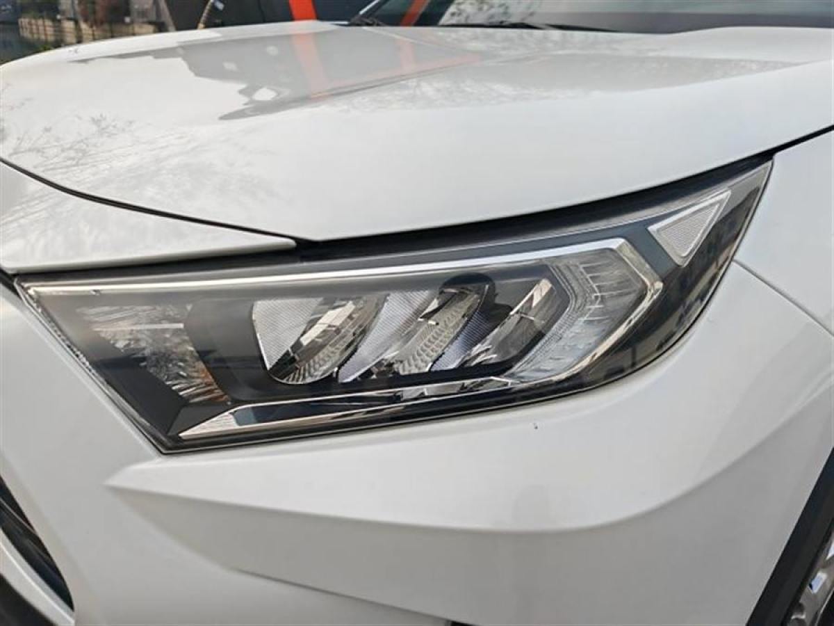 豐田 RAV4榮放  2021款 2.0L CVT兩驅(qū)風(fēng)尚PLUS版圖片