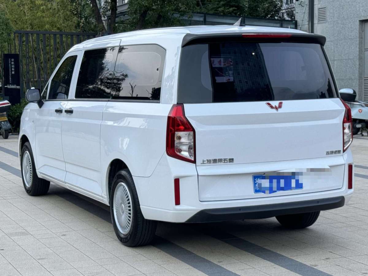 五菱 五菱征程  2021款 1.5T 手動(dòng)豪華型營(yíng)運(yùn)車圖片