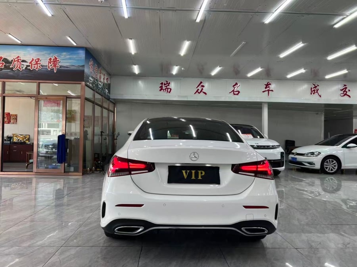 奔馳 奔馳A級  2020款 改款 A 200 L 運動轎車動感型圖片