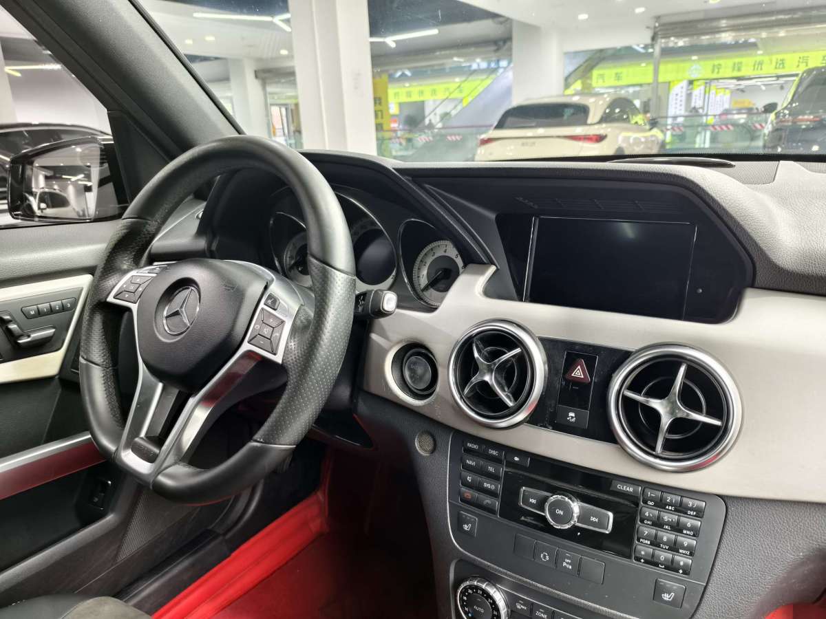 奔馳 奔馳GLK級  2015款 GLK 300 4MATIC 時尚型 極致版圖片