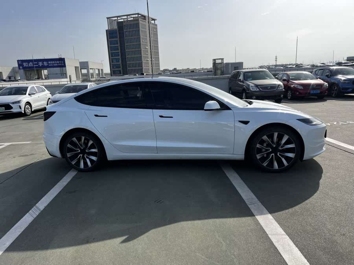 特斯拉 Model 3  2023款 煥新版 后輪驅(qū)動(dòng)圖片