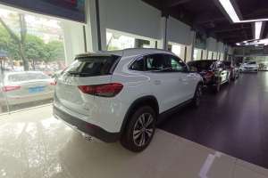 奔驰GLA 奔驰 GLA 220 4MATIC 时尚型