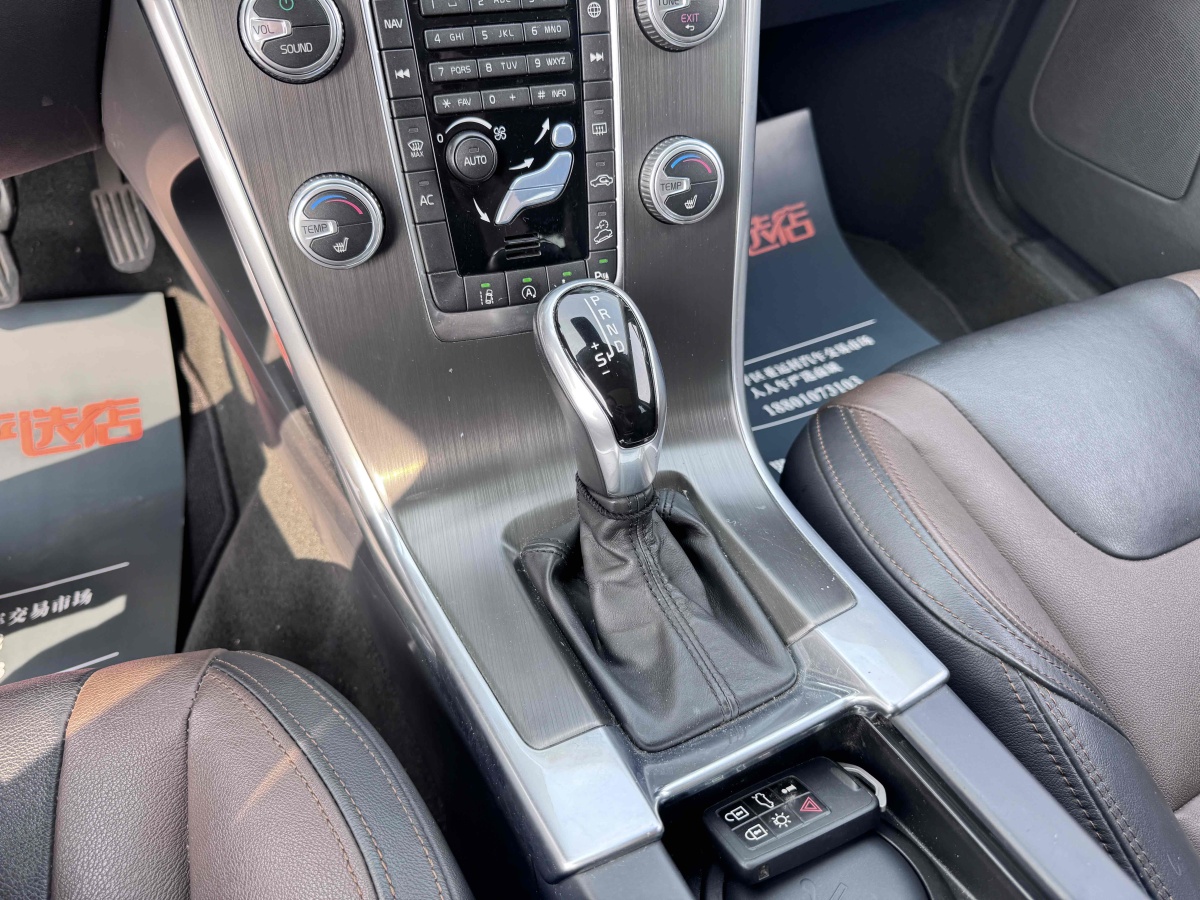沃爾沃 XC60  2015款 T5 AWD 智遠(yuǎn)版圖片