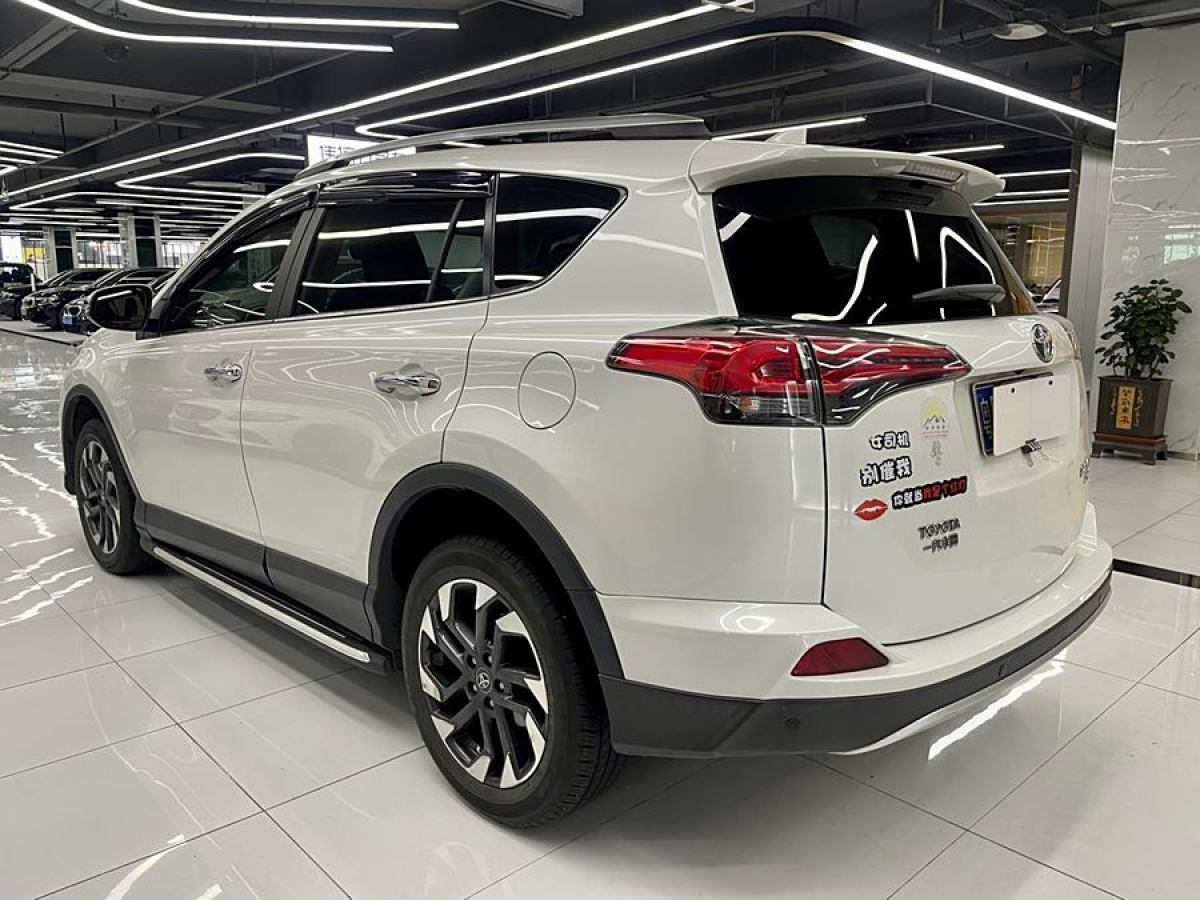 豐田 RAV4榮放  2018款 2.5L 自動(dòng)四驅(qū)精英i版圖片