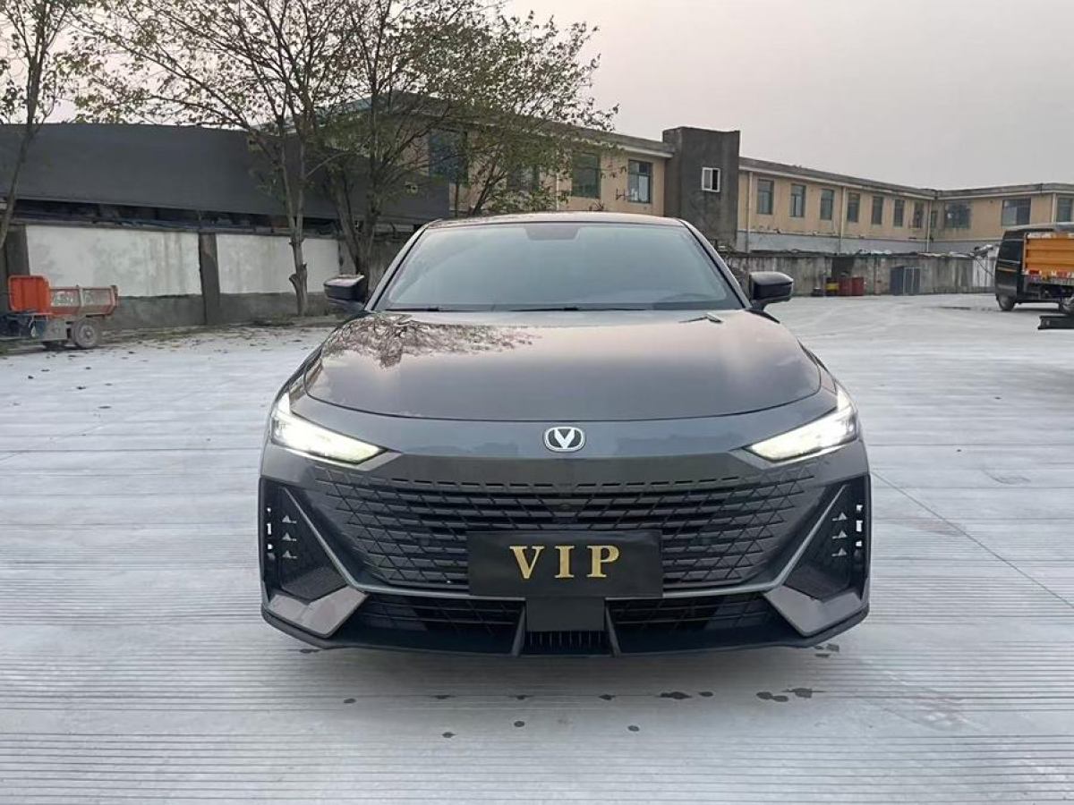 長(zhǎng)安 長(zhǎng)安UNI-V  2022款 1.5T 卓越型圖片