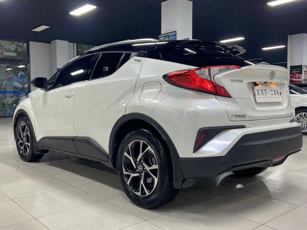 豐田 C-HR  2018款 2.0L 領(lǐng)先天窗版 國(guó)V圖片