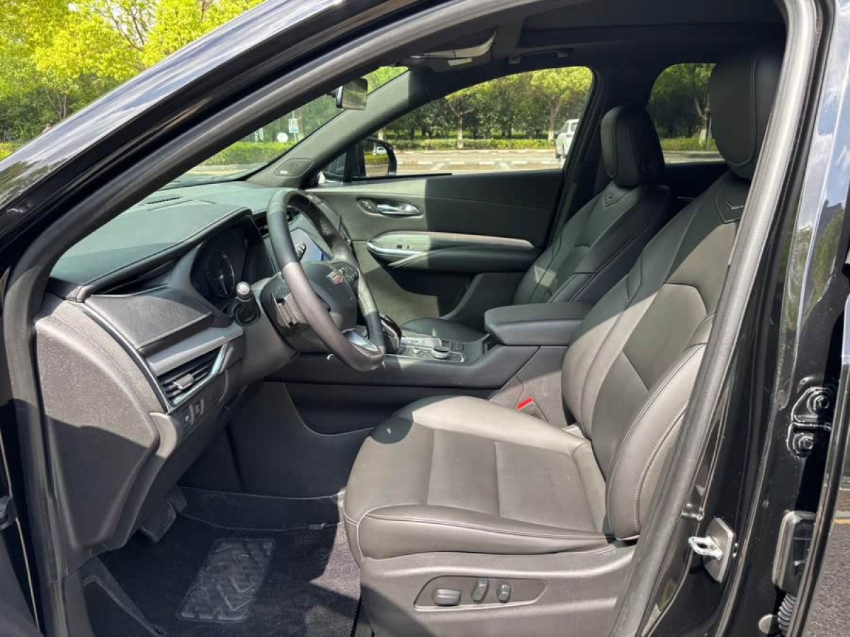 凱迪拉克 XT4  2020款 改款 28T 兩驅(qū)領(lǐng)先型圖片