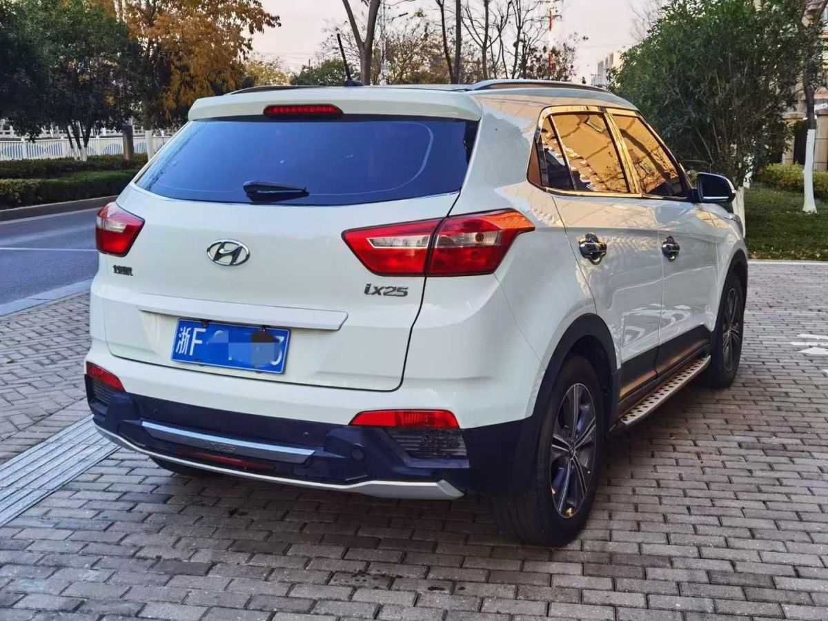 現(xiàn)代 ix25  2015款 1.6L 自動(dòng)兩驅(qū)時(shí)尚型GS圖片