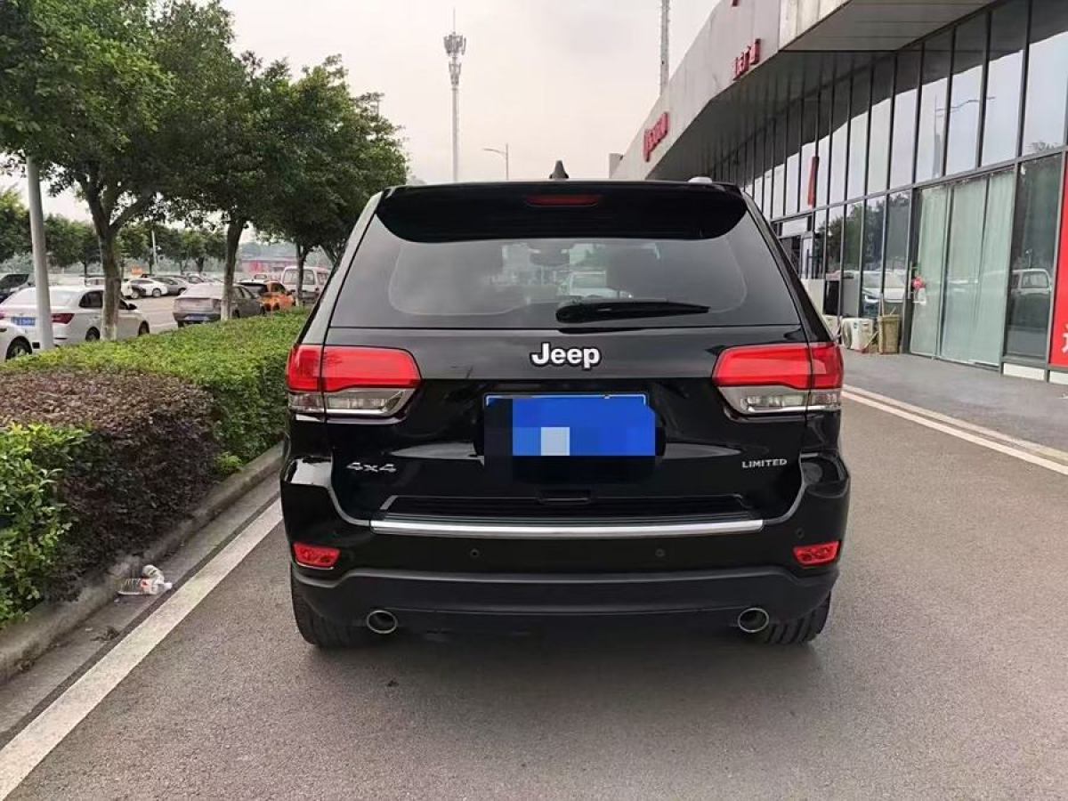 Jeep 大切諾基  2017款 3.6L 精英導航版圖片