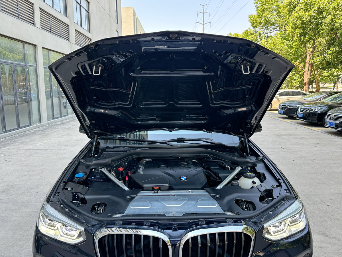 寶馬 寶馬X3  2021款 改款 xDrive30i 領(lǐng)先型 M運(yùn)動(dòng)套裝圖片