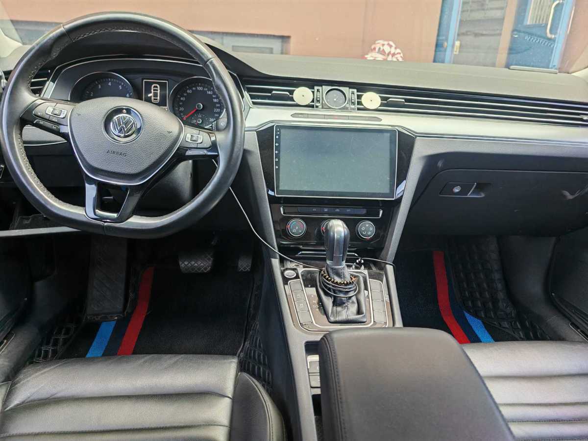 大眾 邁騰  2017款 330TSI DSG 領(lǐng)先型圖片