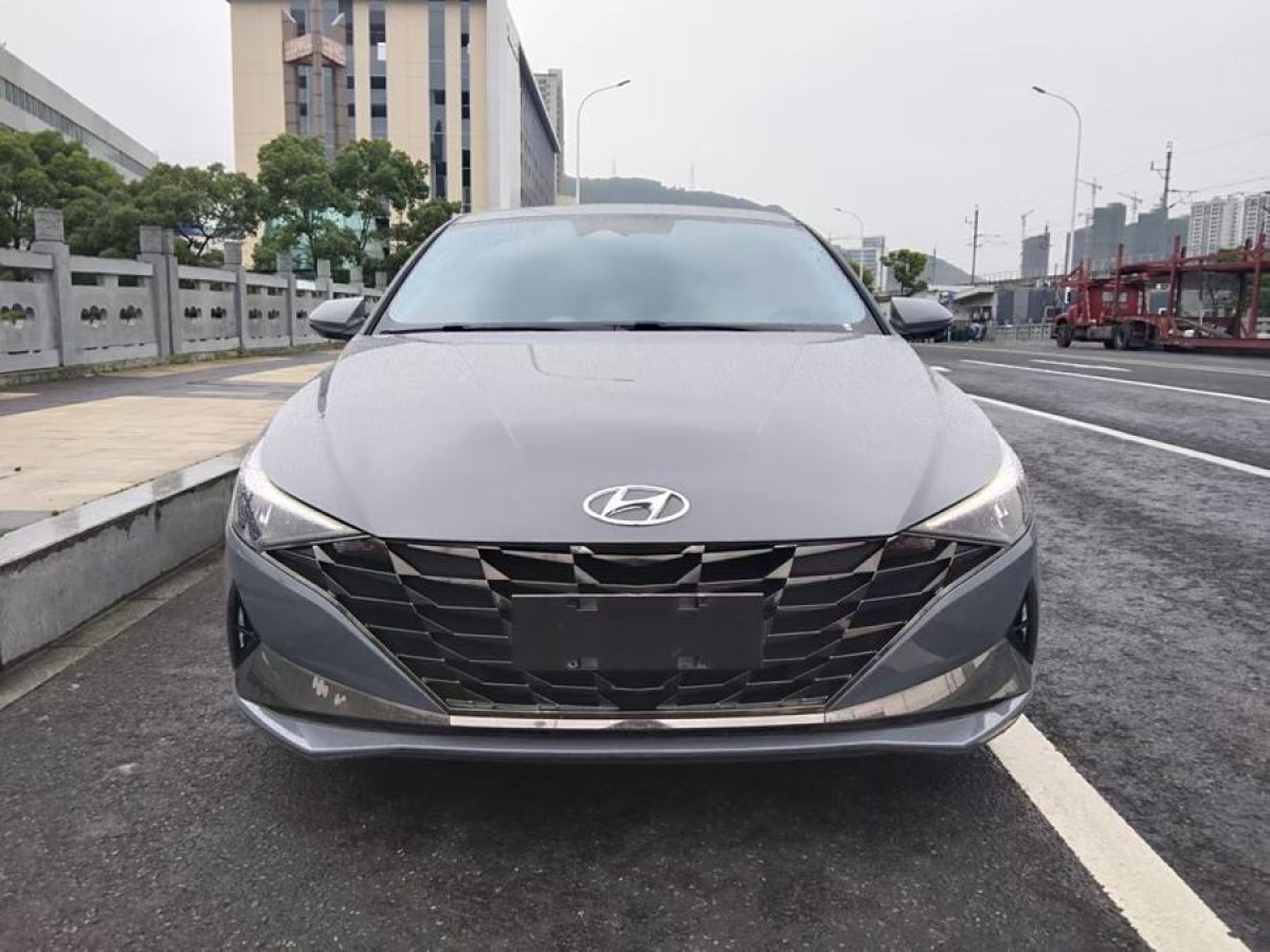 現(xiàn)代 伊蘭特  2022款 240TGDi DCT LUX尊貴版圖片