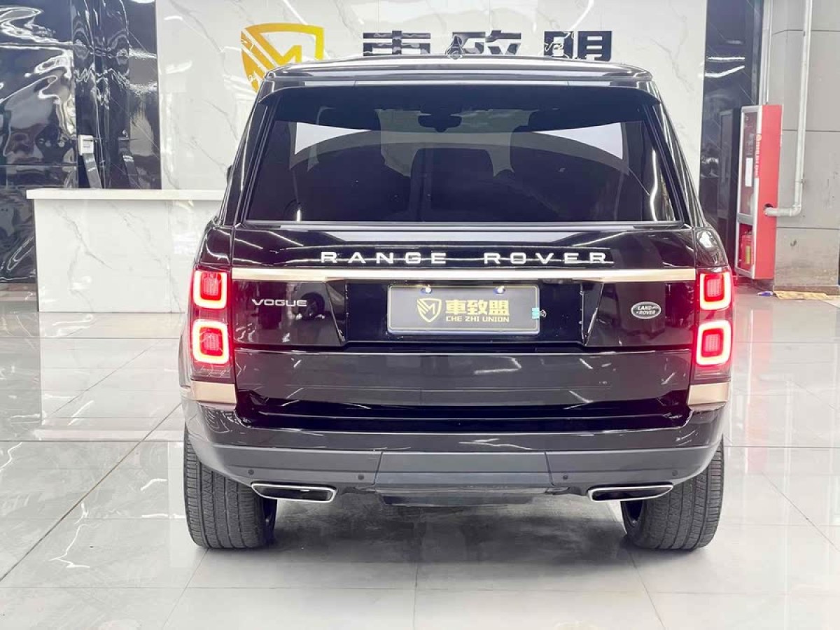 路虎 攬勝  2022款 3.0 L6 360PS 傳世版圖片
