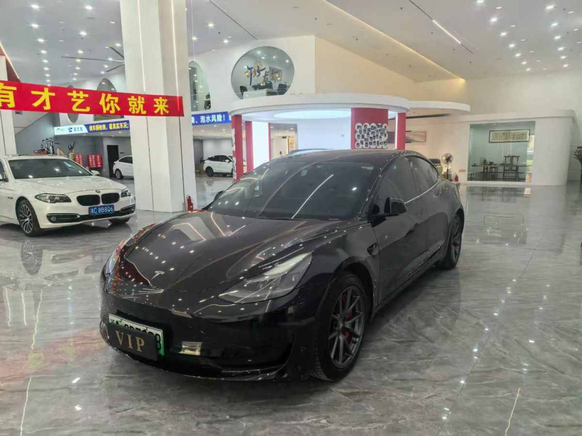 特斯拉 Model Y  2021款 標(biāo)準(zhǔn)續(xù)航后驅(qū)版圖片