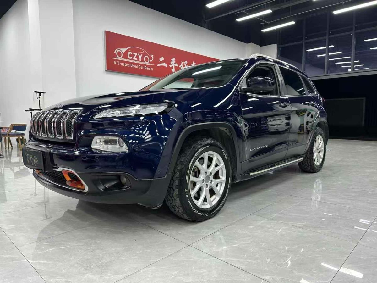 Jeep 自由光  2016款 2.0L 優(yōu)越版圖片