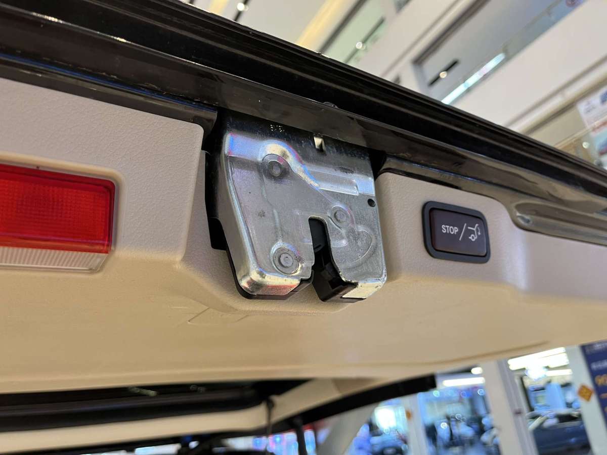 奔驰 V级  2018款 V 260 L 尊贵加长版图片