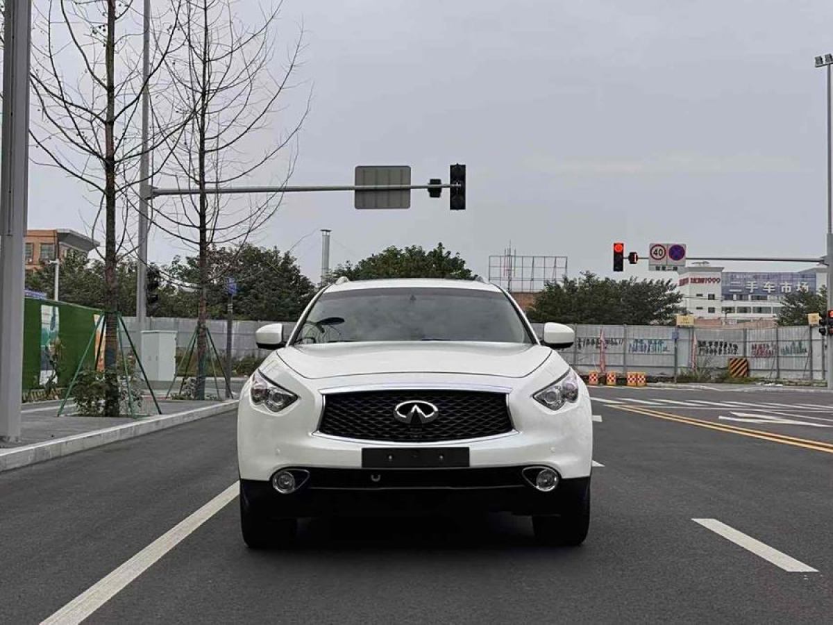 英菲尼迪 QX70  2015款 3.7L 絕影版圖片