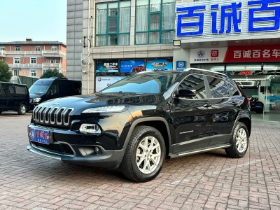 Jeep 自由光 2.4L 專業(yè)版圖片