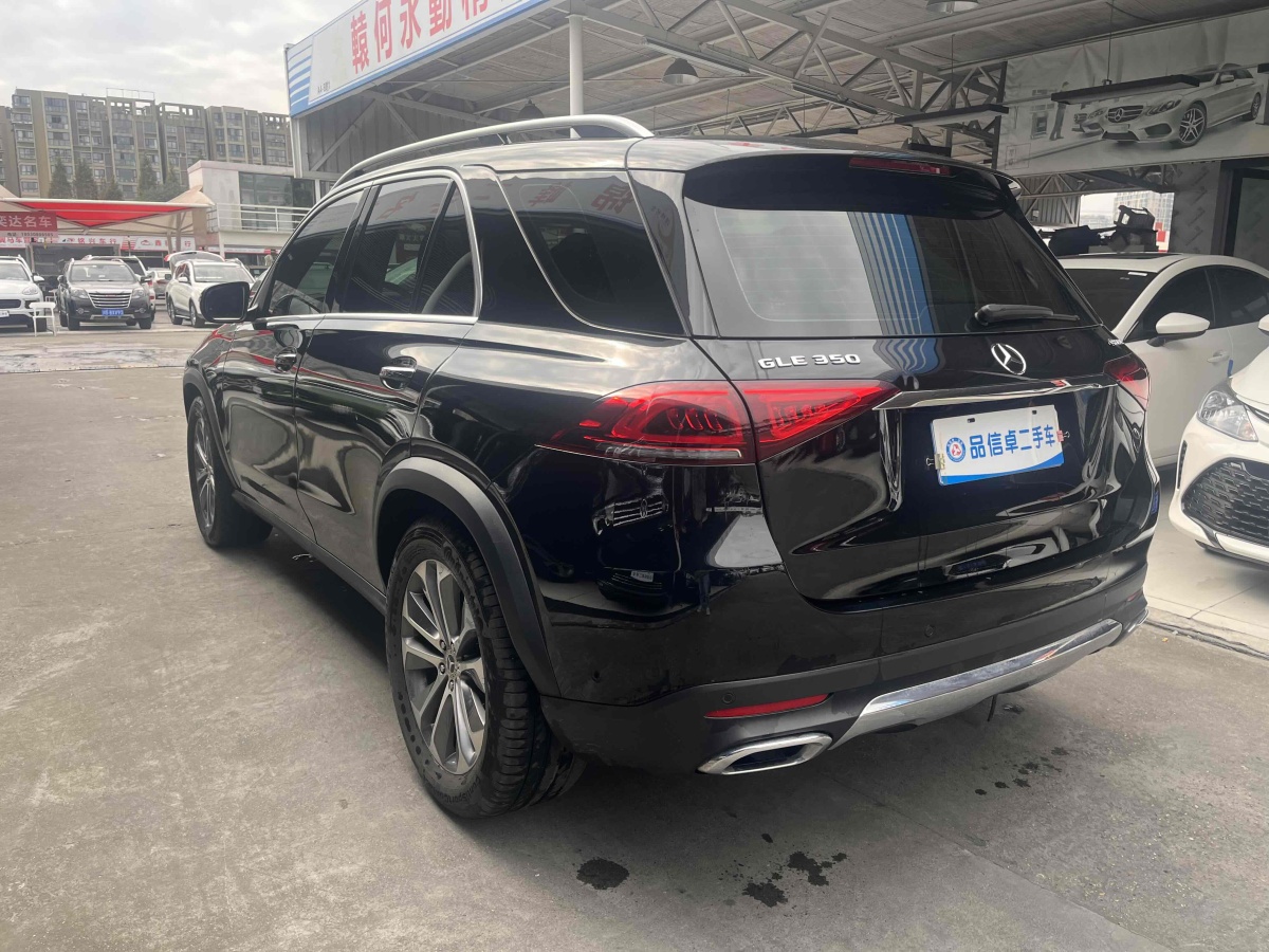 奔馳 奔馳GLE  2022款 改款 GLE 350 4MATIC 時(shí)尚型圖片