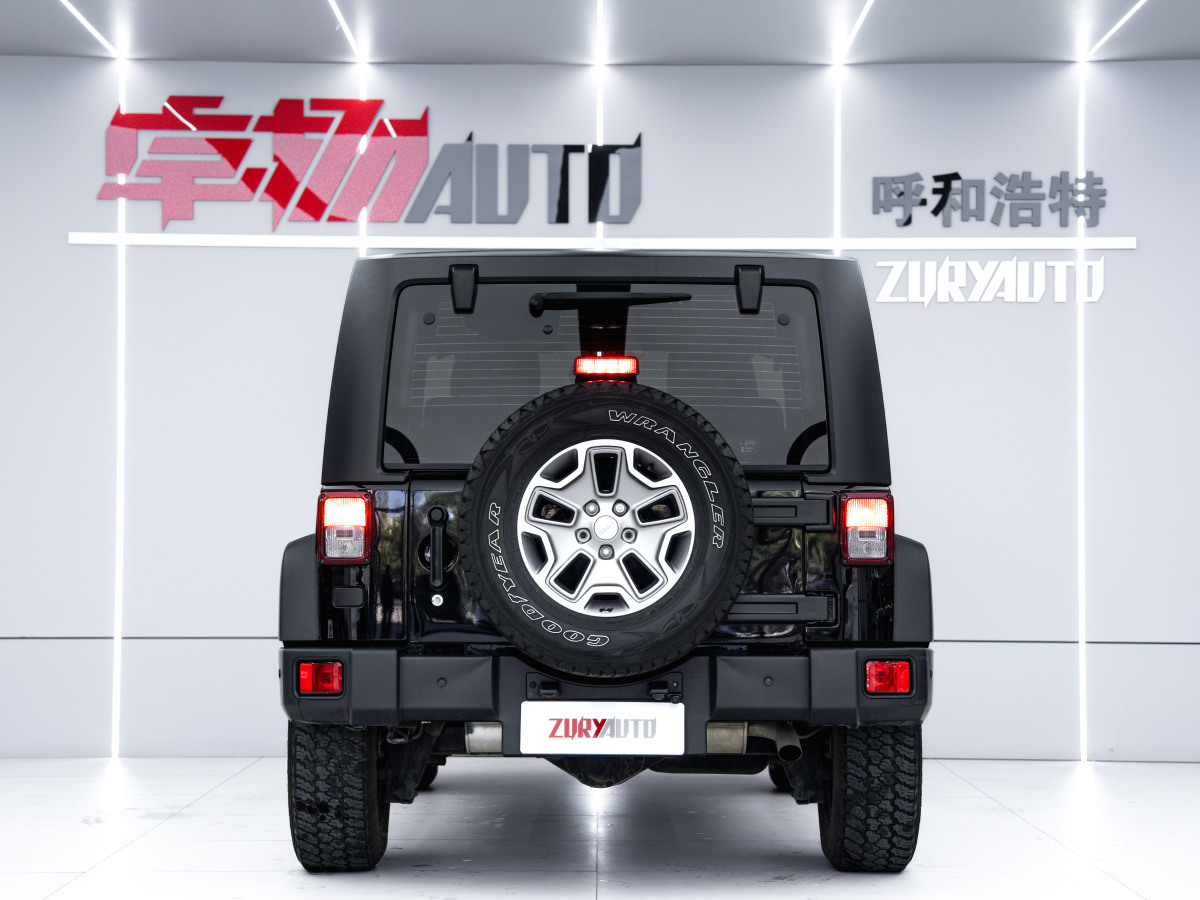 2014年5月Jeep 牧馬人  2013款 3.6L Sahara 兩門版