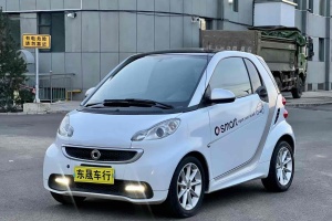 fortwo smart 1.0 MHD 新年特別版