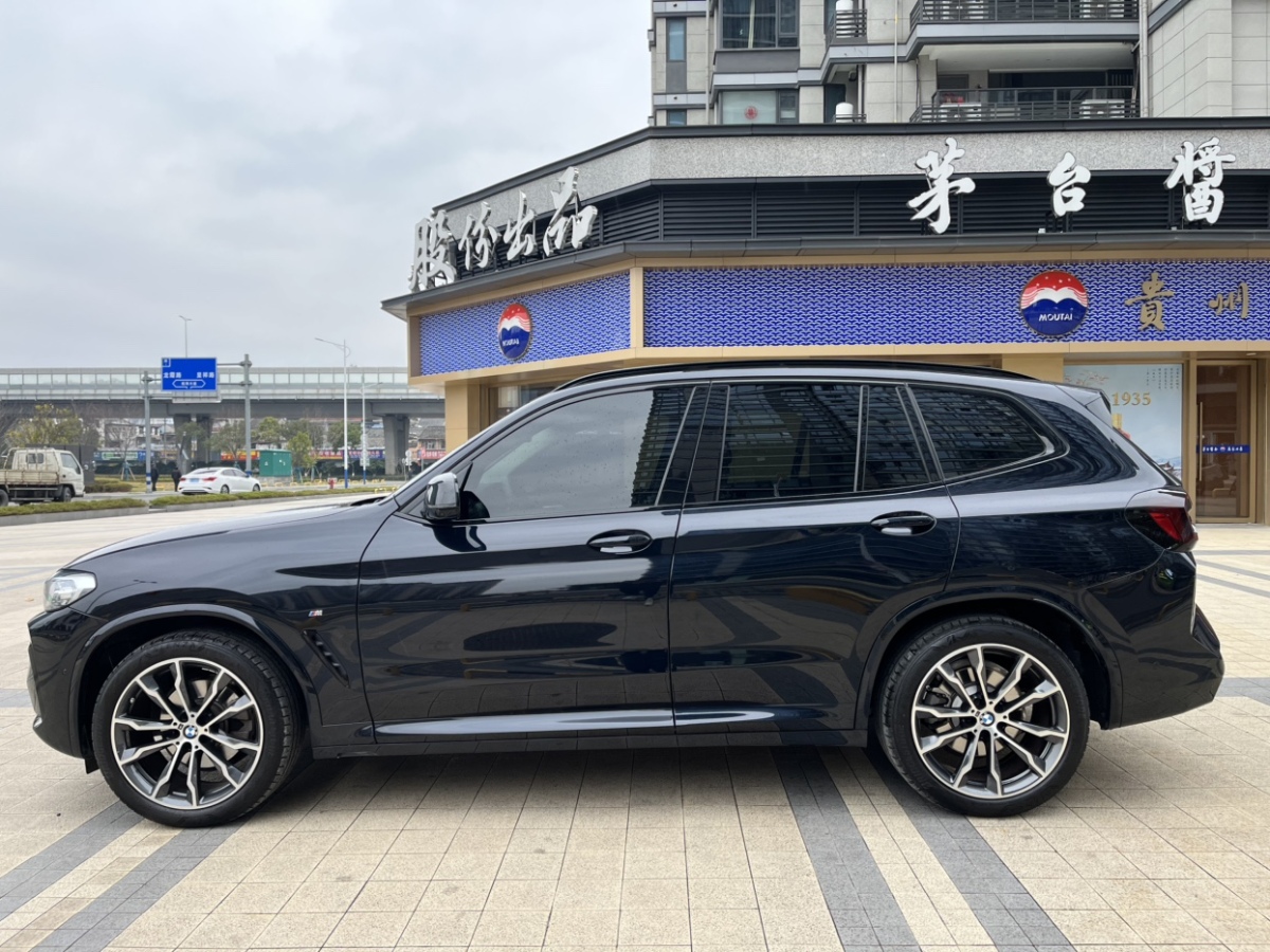 寶馬 寶馬X3  2023款 xDrive30i 領(lǐng)先型 M曜夜套裝圖片