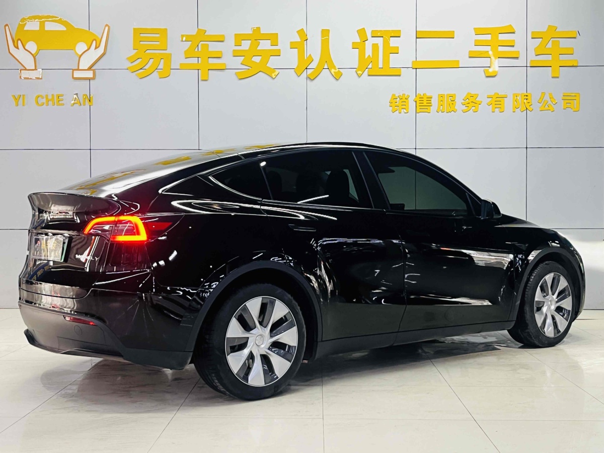 特斯拉 Model 3  2022款 后輪驅(qū)動版圖片