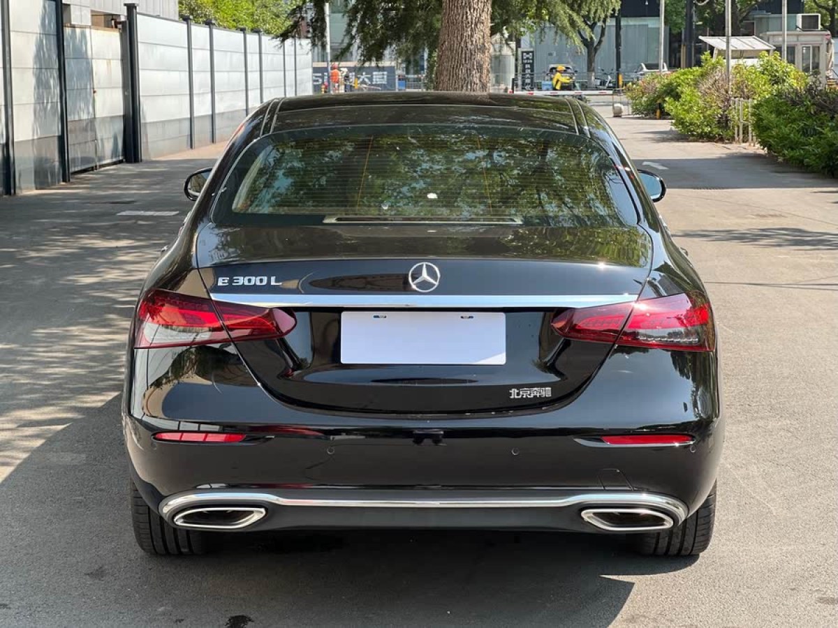 奔馳 奔馳E級(jí)  2023款 改款 E 300 L 豪華型圖片