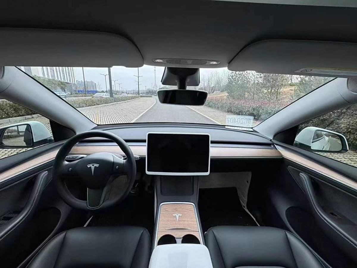 特斯拉 Model 3  2021款 改款 標(biāo)準(zhǔn)續(xù)航后驅(qū)升級版圖片