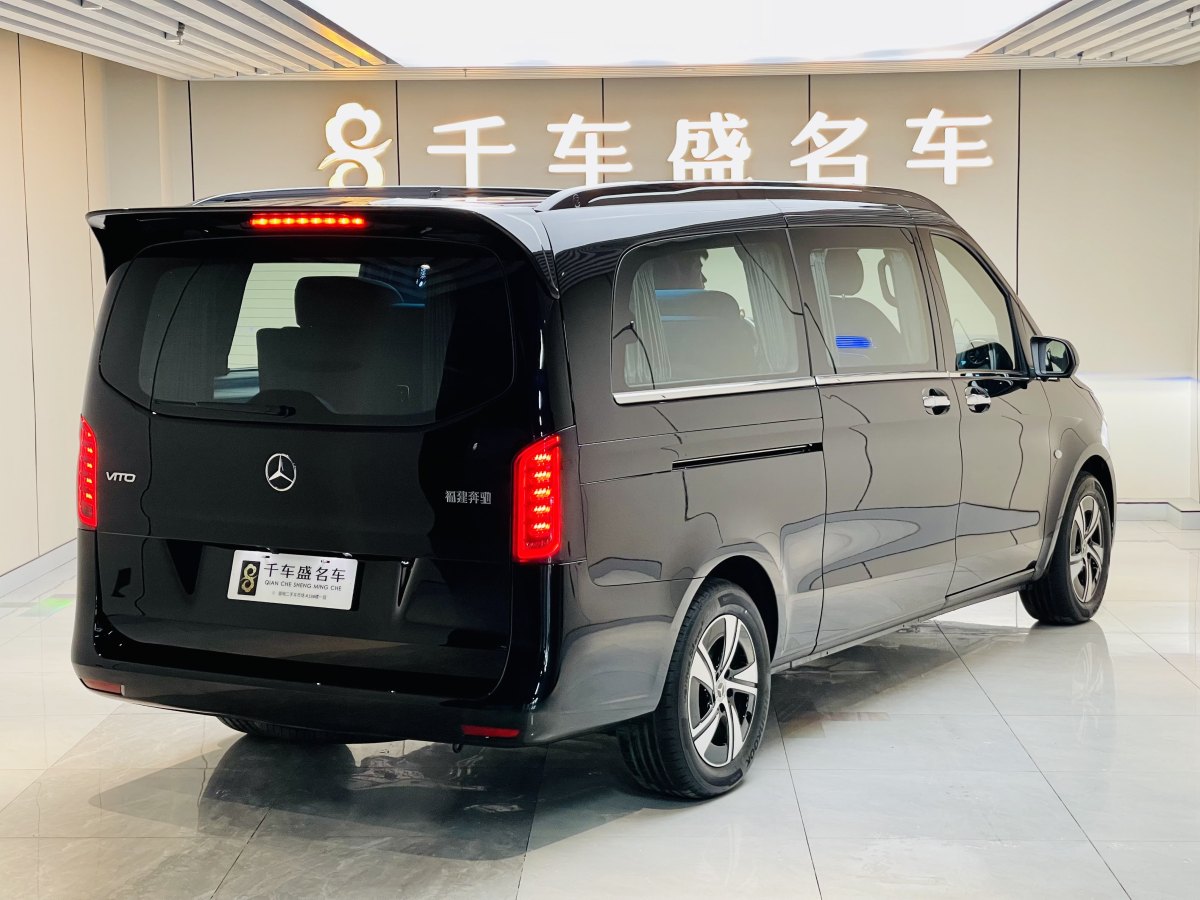 奔馳 威霆  2024款 2.0T 精英版 7座圖片