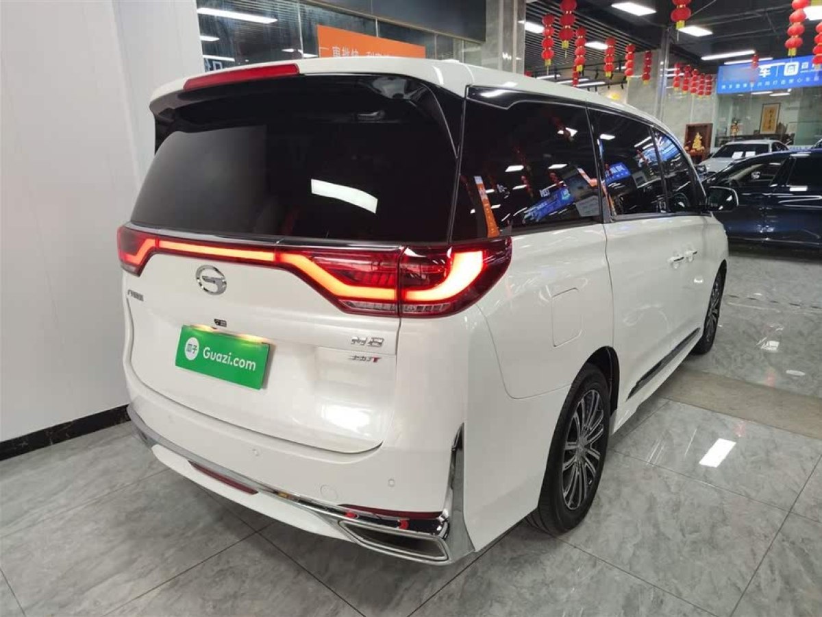 廣汽傳祺 M8  2021款 領(lǐng)秀系列 390T 尊貴版圖片