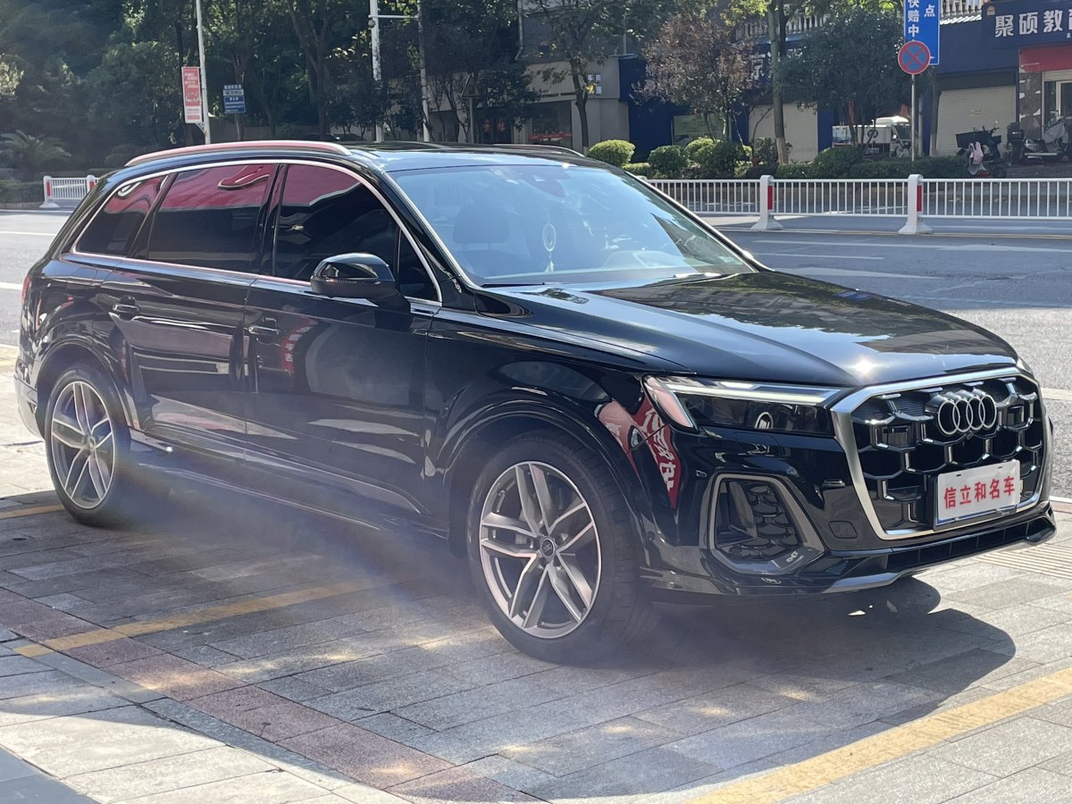 奧迪 奧迪Q7  2023款 45 TFSI quattro S line運(yùn)動(dòng)型圖片