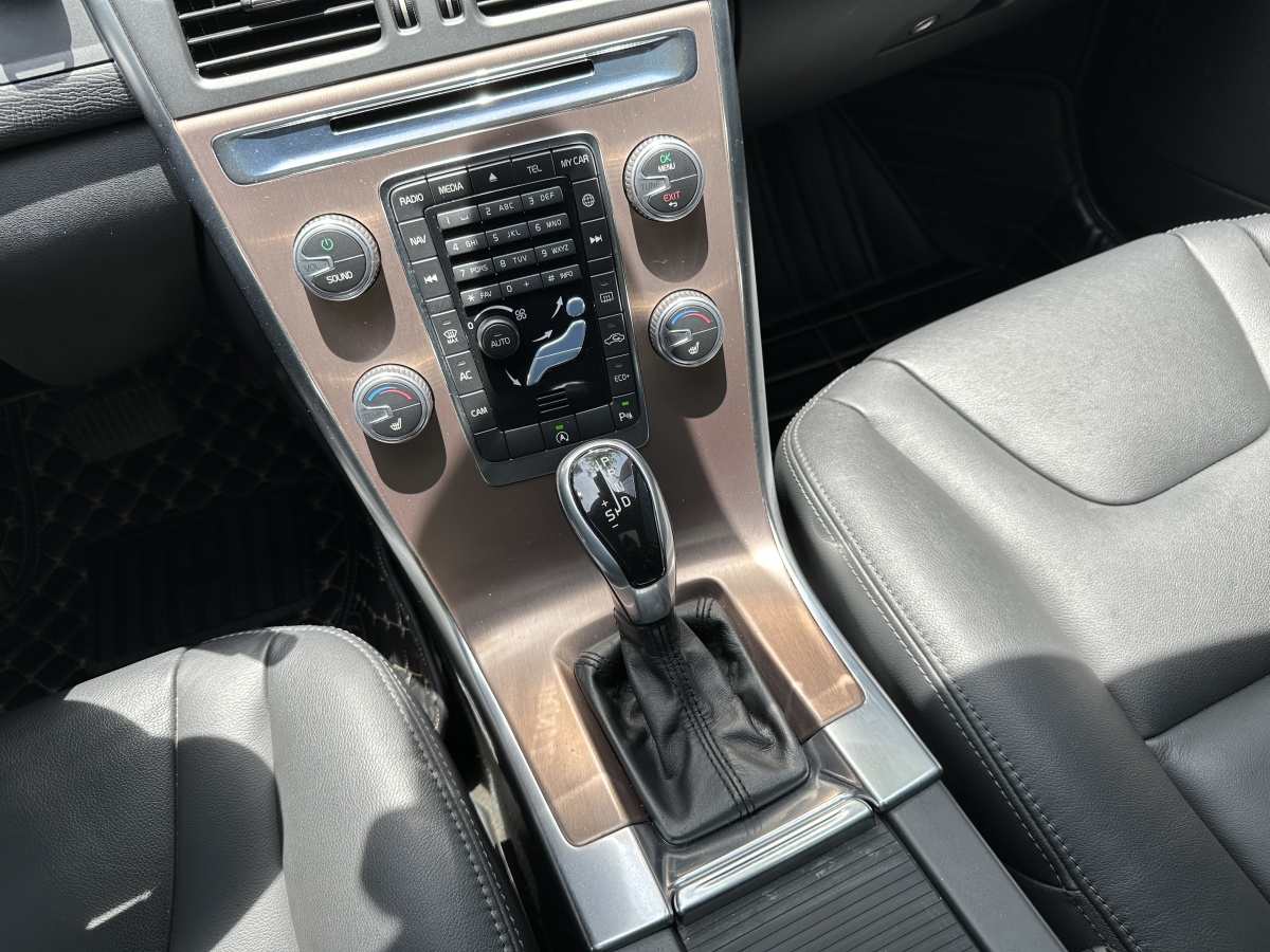 沃爾沃 XC60  2015款 T5 智進(jìn)版圖片